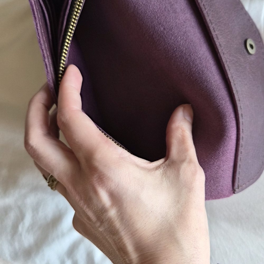 Portland Leather plum large Bozeman wallet - Picture 6 of 8